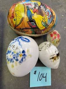 lot 104 image: Hand Blown Easter Eggs and