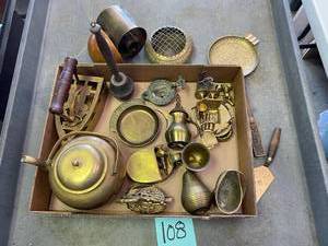 lot 108 image: Misc Box Flat of Brass and Copper Items