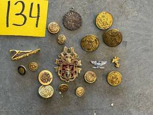 lot 134 image: Military Buttons and Pins