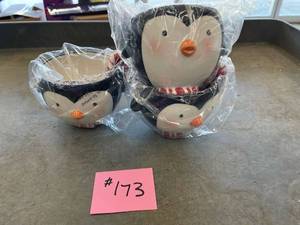 lot 173 image: Hallmark Brand Penguin Holiday Theme Treat Bowl with Spoon QTY 3