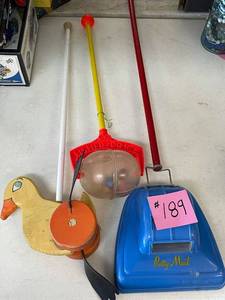 lot 189 image: Push around Kids Toys