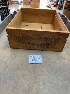 lot 209 image: Barengo Bros. California Grapes Crate