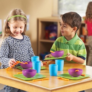lot 546 image: Learning Resources New Sprouts Serve It Dish Set