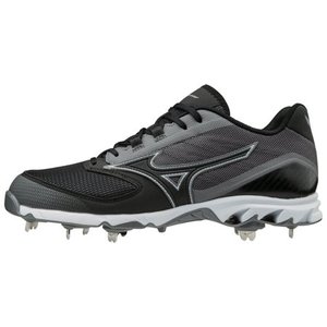 lot 710 image: Mizuno Dominant 2 Baseball Cleat (9-Spike, Low)