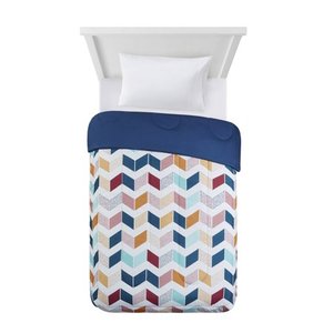 lot 836 image: Mainstays Reversible Spice Chevron Comforter in a Bag, TTXL