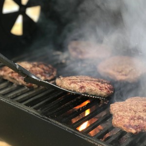 lot 719 image: Char-Broil - Tabletop Charcoal Grill - Black