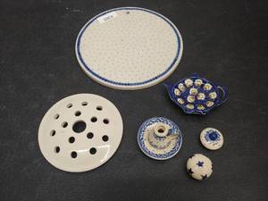 lot 4365 image: Polish Pottery Knick Knacks