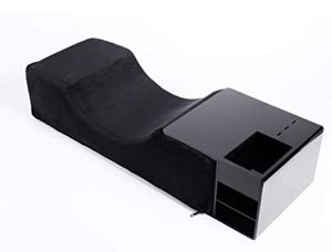 lot 4330 image: Eye Lash Pillow