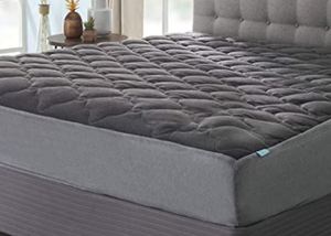 lot 4440 image: Fitted Sheet