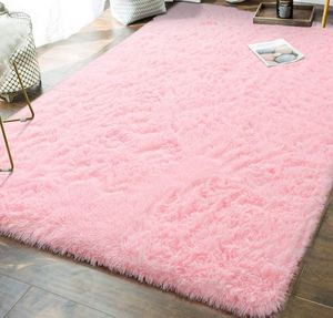 lot 4613 image: Pink Fluffy Rug