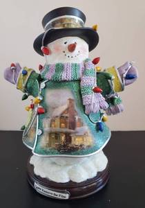lot 13 image: Christmas Lights, the 14th Issue in the Thomas Kinkade Winter Wonderland Heirloom Classics Snowman Collection