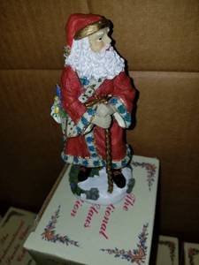 lot 30 image: babbo Natale Italy - International Santa Claus Collection Christmas