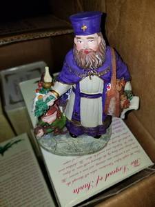lot 55 image: St. Basil Cypress Sc83 Rare 2005 International Santa Claus Collection