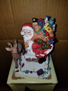 lot 76 image: International Santa Claus Sc70 United States
