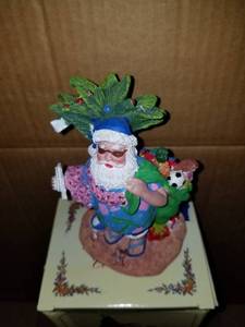 lot 82 image: International Santa Claus Sc108 Maui
