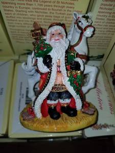 lot 103 image: The International Santa Claus Collection ��deda Mraz�� Yugoslovian