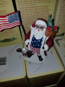 lot 104 image: The International Santa Claus Collection-patriotic Santa Claus
