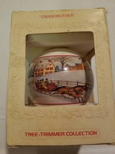 lot 147 image: Hallmark Ornament