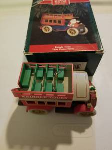 lot 149 image: Hallmark Ornament Kringle Tours