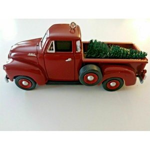 lot 150 image: Hallmark Ornament 1997 All American Trucks #3 - 1953 GMC