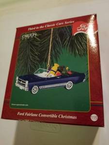 lot 151 image: Mibcarlton Cards 1966 Ford Fairlane Convertible Christmas Ornament