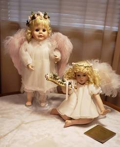 lot 121 image: Porcelain Portrait Baby Angels  No Box