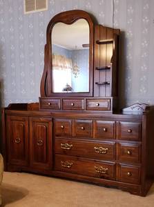 lot 142 image: BASSETT 2 piece Solid Wood 6 Drawer Dresser  HEAVY  Upstairs  Dresser 72 x 19 x 35 in. tall and Mirror 44 x 10 x 48 in. tall