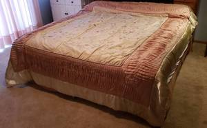 lot 156 image: King Size Bed Spread, Bed Ruffle and 2 King Size Pillows