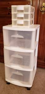 lot 171 image: 2 Plastic 3 Drawer Storage Units