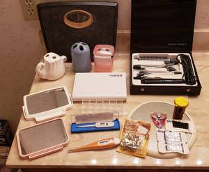 lot 179 image: Bathroom Personal Care Items