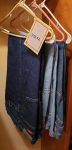 lot 192 image: 3 Pair of Wrangler Jeans  33 x 32