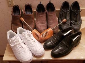 lot 197 image: Mens Shoes  Size 1213