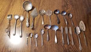 lot 308 image: Various Vintage Service Utensils - Some Stainess, some Silverplated - 21pcs.