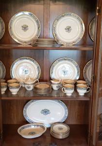 lot 332 image: Lenox China - Autumn Pattern, 43pcs
