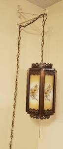 lot 348 image: Hanging Lamp  Sunflower Decor Glass Panels  17 in. tall  matches Lot #345, includes wall hanger bracket