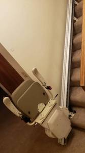 lot 361 image: Harvard Pinnacle SL600 Stair Lift with 2 remotes. 8 Step, with 115in track. Buyer to detach & remove WITHOUT damaging residence