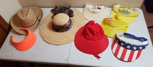 lot 403 image: 2 Straw Hats, 1 Cotton Hat and 5 Visors