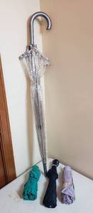 lot 405 image: 4 Umbrellas