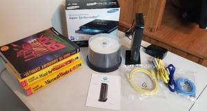 lot 423 image: Computer Accessories and Manuals