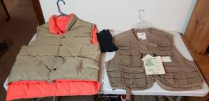 lot 457 image: Audible NWT Fishing Vest - Size Large, Neoprine Gloves - size XL, Down Hunting vest - size Large