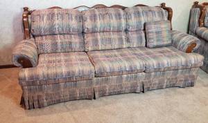 lot 481 image: Early American Style 3 Cushion Sofa Sleeper (Queen)  90 x 36 x 35 in. tall  HEAVY  In Basement, BRING HELP TO MOVE