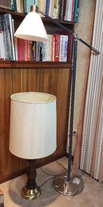 lot 487 image: Floor Lamp & Table Lamp - both work