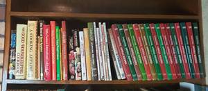 lot 489 image: Cookbooks - bring boxes to load out
