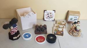 lot 493 image: Home decor, coaster sets, planter