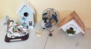 lot 494 image: Bird & Birdhouse decor