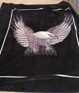 lot 505 image: Large Eagle Blanket - 80x90