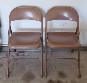 lot 810 image: Pair of Samonite Folding Metal Chairs  16 in. seat