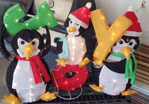 lot 819 image: Set of 3 Animated Penguin Family  stored in 3 separate boxes