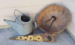 lot 821 image: Vintage Outdoor Items