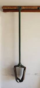 lot 824 image: Adjustable Post Hole Digger